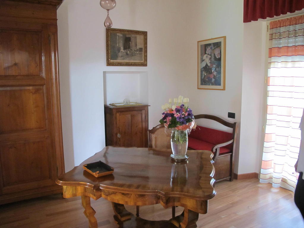Villa Emilia Castronno Ngoại thất bức ảnh